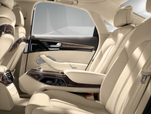 antropoti-limousine-rent-a-car-audiA8-interior1